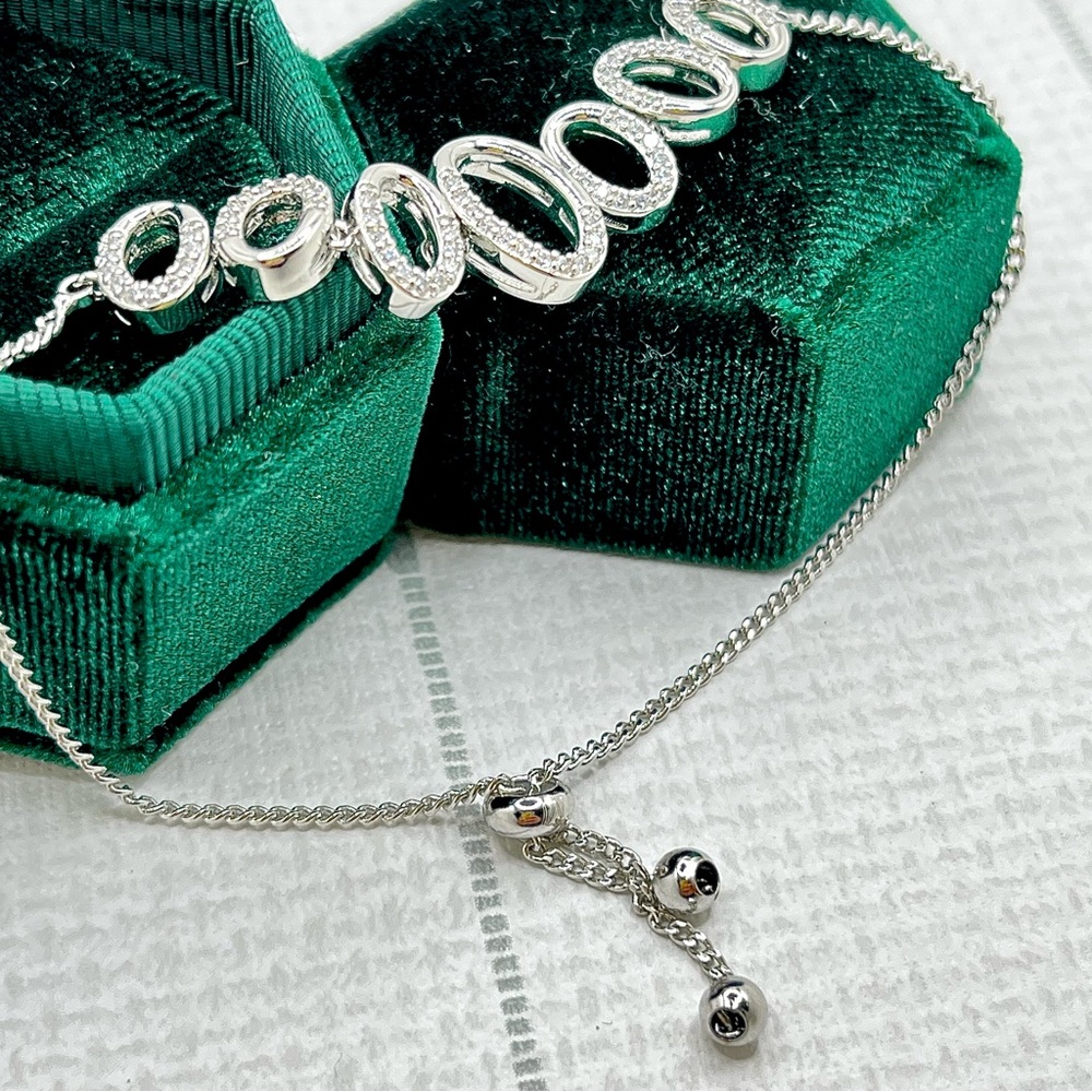 NWOT White Gold Plated Adjustable Pavé Oval Links Bracelet w/ Simulated Diamonds - Picture 3 of 6